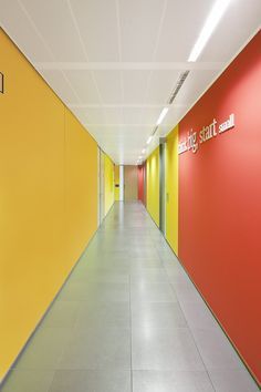 Classroom Interior, Corridor Design, House Design Trends, School Hallways, School Interior, School Displays, Lobby Interior, Hospital Interior Design, Hospital Design