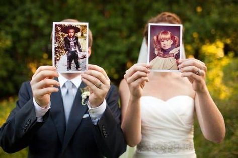 Creative Wedding Pictures, Funny Wedding Pictures, Wedding Portrait Poses, Funny Wedding Photos, Creative Wedding Photo, Unique Wedding Photos, Wedding Picture Poses, Wedding Photography Styles, Wedding Photos Poses