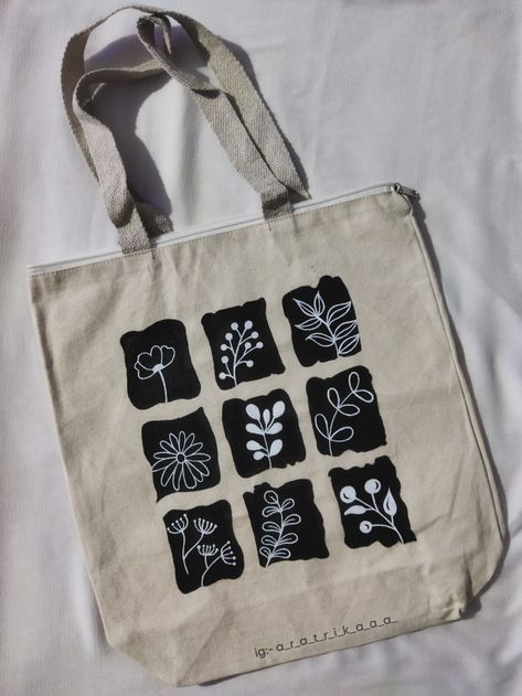 Ecobag Design Ideas, Tote Bag Painting Ideas Easy, Totebag Painting, Tote Bag Painting Ideas, Bag Painting Ideas, Tote Bag Painting, Creative Tote Bag, Diy Tote Bag Design, Handpainted Tote Bags