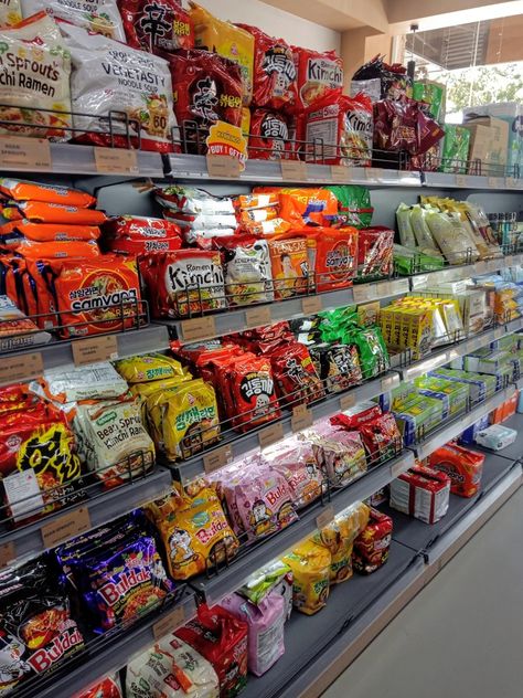 Essen, 7 Eleven Food, 711 Snacks, Korean Convenience Store Food, Samyang Food, Convenience Store Food, Korean Convenience Store, Food Ramen, Spicy Ramen