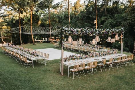 Outdoor Table Set, Backyard Wedding Decorations, Backyard Wedding Ceremony, Small Backyard Wedding, Wedding Backyard Reception, Backyard Reception, Yard Wedding, Garden Weddings, Outdoor Wedding Reception