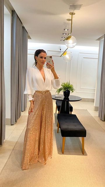 Rate This holiday party outfit ideas From ⭐1~10. SAVE & FOLLOW i will update everyweek. Gold Palazzo Pants Outfit, Gold Outfit Ideas, Christmas Party Outfits Fancy Classy, Outfit Navidad, Holiday Party Outfit Ideas, Gold Outfits, Cocktail Outfits, December Outfits, Party Outfit Ideas