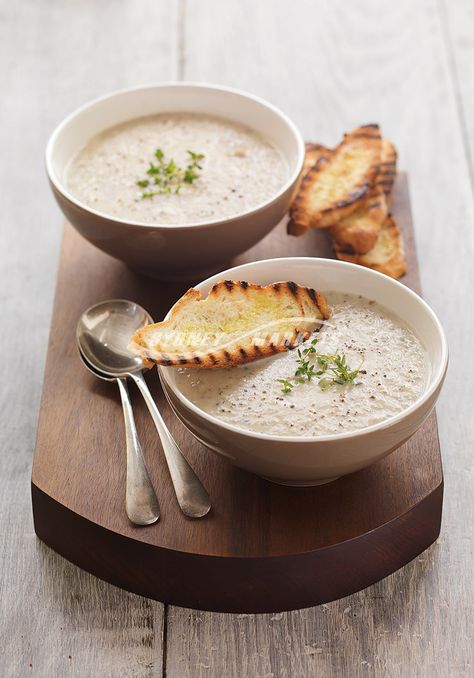 Mushroom Soup Plating, Mushroom Leek, Gourmet Food Plating, Creamy Chicken Soup, Grilled Bread, Button Mushrooms, Menu Inspiration, Mushroom Soup, Creamy Chicken