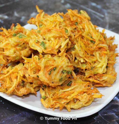 Carrot And Potato Recipes, Potato And Carrot Recipes, Potato Carrot Recipe, Ukoy Recipe, Filipino Appetizers, Potato Fritters Recipe, Carrot Fritters, Pinoy Recipe, Sweet Potato Fritters