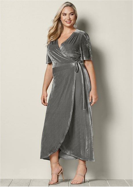 Front view Velvet Wrap Dress Trendy Plus Size Dresses, Plus Size Vintage Dresses, Wrap Dress Pattern, Maxi Dress Plus Size, Dresses By Pattern, Velvet Wrap Dress, Look Plus Size, Pattern Dress Women, Baltic Born