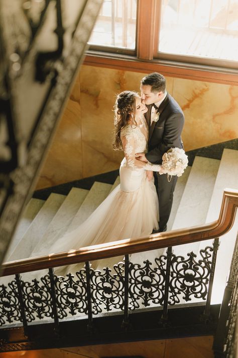 Castle Green Pasadena wedding photos, wedding posing inspiration, bride and groom on stairs.  #castlegreen #pasadenawedding #weddingphotoinspiration Wedding Stairs, Wedding Staircase, Pose Pengantin, Pasadena Wedding, Lovely Person, Wedding Posing, Wedding Portrait Poses, Wedding Couple Photos, Wedding Photography Bride