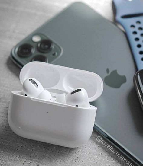 Airpods Headphones, Apple Laptop Macbook, Computers Tablets And Accessories, Sony Headphones, Video Game Room Design, Apple Laptop, Free Iphone, Apple Airpods, Wireless Earphones