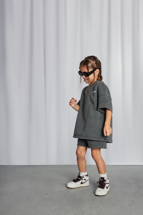 Luxury streetwear for kidz. Shop the coolest outfits online 😎 Coolest Outfits, Kids Street Style, Cool Kidz, Oversize Outfit, Kids Streetwear, Kid Styles, Kids Clothing Brands, Oversized Outfit