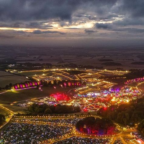 Richard Thomas on Instagram: "Boomtown music festival in Winchester, taken at dusk from above using a drone. . . DJI Mini 3 Pro . . #boomtown #boomtownfestival #boomtownfair #boomtown2023 #droneexec #dronepals #dronephotography #djiglobal #dronemperors #droneoftheday #dronelife #instalike #instadaily #picoftheday #ukpotd #ig_shotz #ukshots #excellent_britain #voyaged #uk_greatshots" Uni Posters, Boomtown Festival, Leeds Fest, Rave Aesthetic, Higher Art, Dji Mini 3 Pro, Richard Thomas, Midsummer Nights Dream, Gap Year