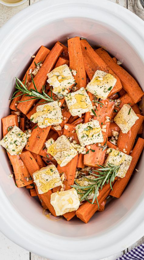 Easy Thanksgiving Vegetable Dish, Carrot Sides For Thanksgiving, Thanksgiving Savory Recipes, Carrot Slow Cooker, Slow Cooked Carrots, Crock Pot Veggies Slow Cooker, Thanksgiving Veggies Crockpot, Thanks Giving Crockpot Recipes, Slow Cooker Vegetables For Thanksgiving