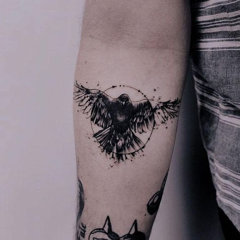 Viking Tattoos Ideas For Woman, Crows Ravens Tattoos, Pretty Raven Tattoo, Crow Tatoos Men, Raven Wrist Tattoos For Women, Raven Tatoos Ideas, Viking Tattoos Raven, Crow Tattoo Shoulder, Raven Bird Tattoo