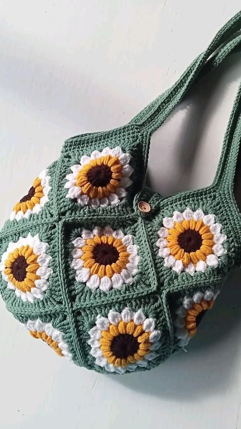 Sac Granny Square, Free Crochet Bag, Confection Au Crochet, Crochet Bag Pattern Free, Start Knitting, Crochet Design Pattern, Crochet Sunflower, Crochet Clutch, Crochet Handbags Patterns