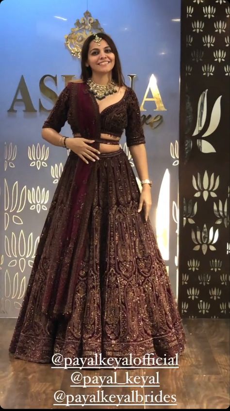 Sangeet Lehenga For Bride Sister, Valima Outfit, Zuhair Murad Wedding Dresses, Zuhair Murad Wedding, Bridal List, Indian Reception Outfit, Indian Wedding Reception Outfits, Casual Outfit Summer, Fancy Gown