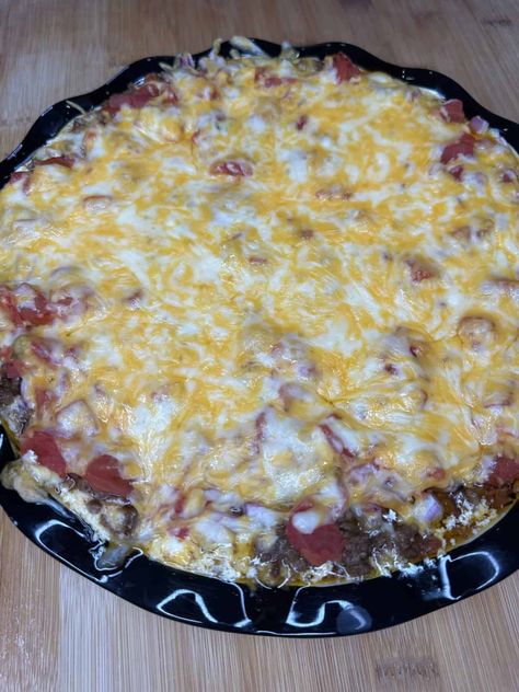 Beefy Creamy Taco Dip🌮 Creamy Taco Dip, Ground Beef Cream Cheese, Hot Onion Dip, Best Dip, Taco Dip Recipe, Crock Pot Tacos, Taco Dip, Beef Meat, Onion Dip