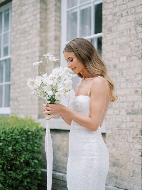 Sleek and Tucked: The Bridal Hair Down Trend for 2023 | Make Me Bridal Summer 2024 Wedding, Makeup For Brides, Gorgeous Bridal Makeup, Bridal Hair Down, Wedding Hair Colors, Hair Tuck, Middle Part Hairstyles, Wedding Dress Silhouette, Bridal Hairstyle