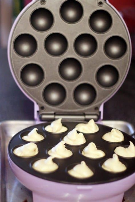 cake-batter-cake-pops-500x750 Babycakes Recipes, Chocolate Cake Pops Recipe, Babycakes Cake Pop Maker, Donut Hole Recipe, Make Cake Pops, Love From The Oven, Cake Pop Maker, Cakes To Make, Chocolate Cake Pops