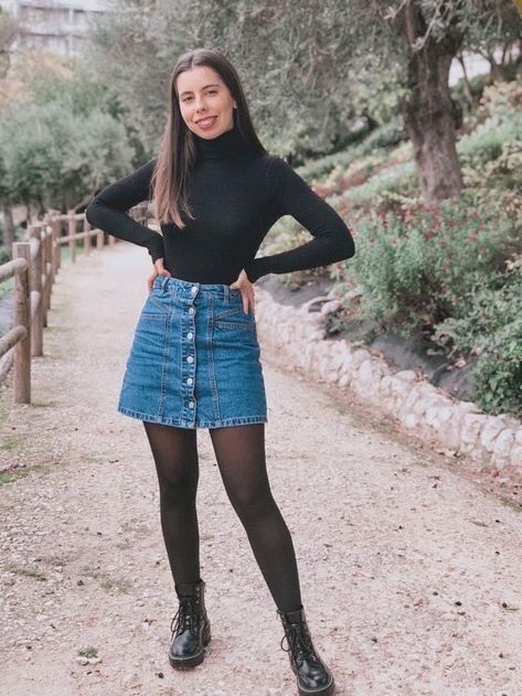 Edgy Jean Skirt Outfit, Blue Denim Skirt Outfit Winter, Demin Skirt Winter Outfit, Clothes To Wear In Manali, Winter Outfits Denim Skirt, Jeans Skirt Winter Outfit, Blue Jeans Skirt Outfits, Winter Jean Skirt Outfits, Short Jean Skirt Outfits Fall