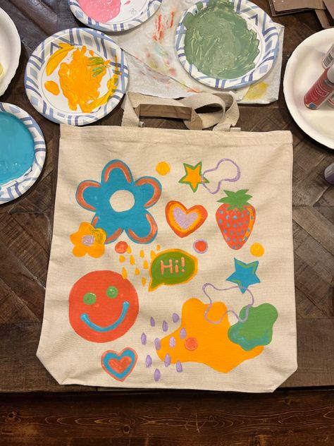 Diy Totebag Paint, Lukis Tote Bag, Totebag Lukis, Tote Bag Painting Aesthetic, Tote Bag Ideas Paint, Totebag Painting Ideas, Diy Tas, Scenery Drawing For Kids, Diy Tote Bag Design