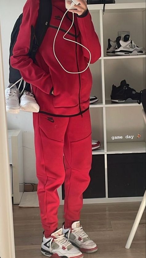 Tech Outfits Women, Womens Tracksuit Outfit, Nike Tech Fit, Red Nike Tech, Nike Tech Tracksuit, Sweat Suits Outfits, Tech Outfit, Red Tracksuit, Womens Tracksuit