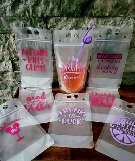 Adult Drink Pouches, Sangria Party, Drink Pouches, Bachelorette Party Cups, Wedding Drinks, Barbie Food, Bach Party, Wedding Drink, Hen Do