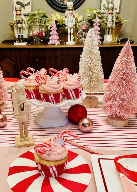 Peppermint Christmas Party Theme, Christmas Birthday Centerpieces, Pink Friendsmas Party Ideas, Candy Cane Tablescape, Nutcracker Tea Party Ideas, Party Scene Aesthetic, Candyland Christmas Party, Christmas Party Dessert Table, Friendsmas Ideas