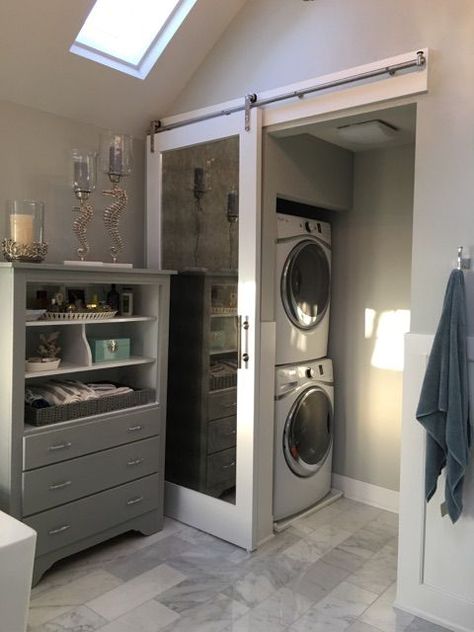 Vintage Laundry Room, Laundry Room Closet, Laundry Room Layouts, Laundry Room Bathroom, Farmhouse Laundry Room, Bad Inspiration, Bathroom Closet, Water Closet, Laundry Closet