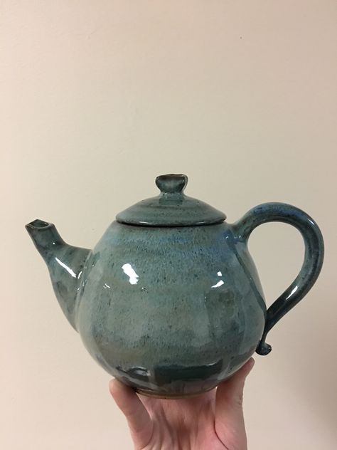 Coil Pottery Teapot, Pottery Ideas Teapot, Pottery Wheel Teapot, Pinch Pot Teapot, Pottery Teapots Wheel, Ceramics Wheel Ideas, Ceramics Teapot Ideas, Tea Pot Clay, Potter Wheel Ideas