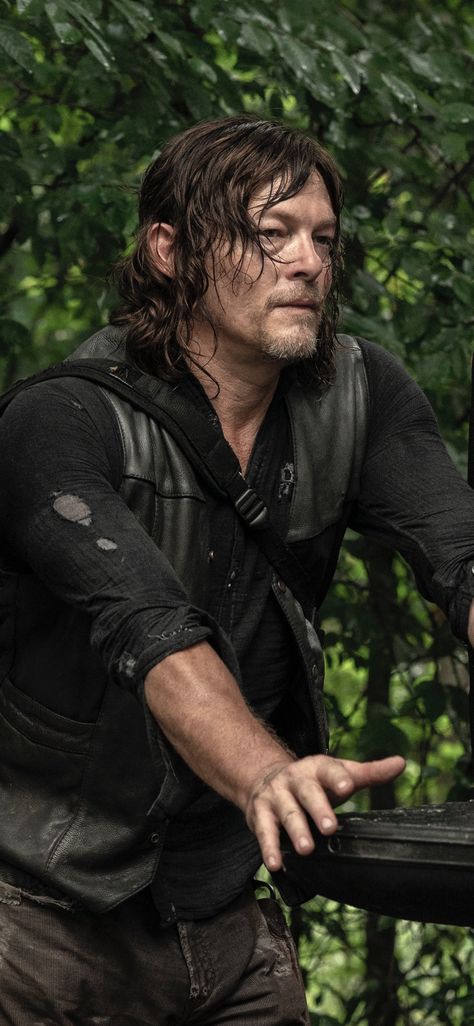 #tvshows #tv #tvshow #tvseries #movies #netflix #love #series #actor #s #television #actress #movie #film #comedy #friends #suhasi #funny #hollywood #cinema #instagram #instagood #drama #hbo #music #films #follow #like #entertainment #netflixseries Norman Reedus Wallpaper, Daryl Dixon Wallpaper, Twd Daryl Dixon, Darryl Dixon, Daryl Twd, Twd Daryl, Walking Dead Characters, Twd Memes, Twd Cast