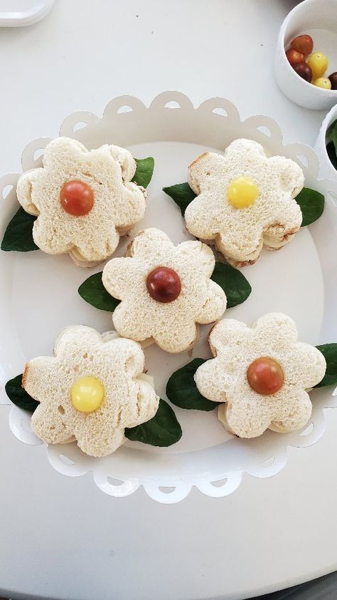 Lunch Idea For Birthday Party, Flower Birthday Party Snacks, Wildflower Theme Food, Fairy Tea Birthday Party, Spring Theme Party Food, Wildflower Party Food Ideas, Floral Party Food Ideas, Wildflower Birthday Food Ideas, Toddler Flower Birthday Party