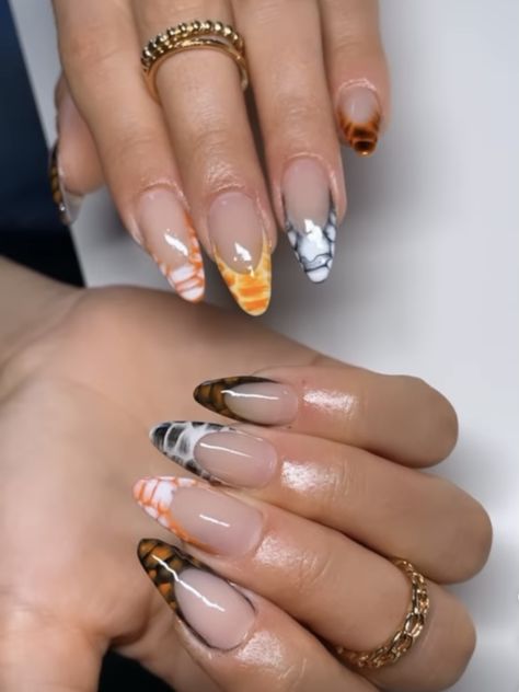 Cheetah French Tip Nails Almond, Croc Print French Tip Nails Almond, Crocodile Print French Tip Nails, Crocodile Tip Nails, Crocodile Nail Design Almond, Snake Print French Tip Nails, Croc Print French Tip Nails, Aura And Crocodile Nails, Croc Print Nails