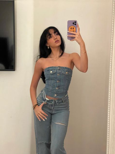 Denim on denim Button Up Corset, Full Denim Outfit, Denim Top Outfit, Bustier Outfit, Jeans Corset, Jean Top Outfits, All Denim Outfits, Denim On Denim Outfit, Corset And Jeans