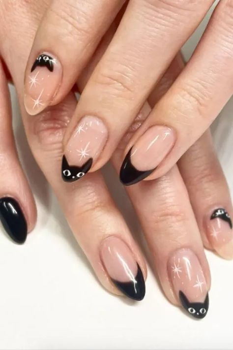 40+ Spooky and Fun Halloween Nail Art Ideas - HubPages Acrylic Nails Cat Design, Fun Nail Art Ideas, Silly Nail Designs, Calico Cat Nails, Cat Inspired Nails, Simple Black Nail Art, Ghostface Nails, Black Cat Nails, Cat Claw Nails