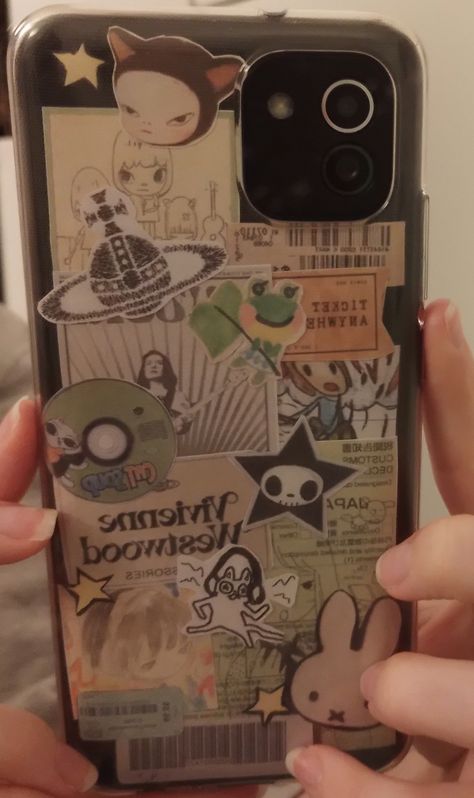 phone case coque de tekephone aesthetic green swag Phone Case Grunge Aesthetic, Goblincore Phone Case, Phone Cases Aesthetic Grunge, Phone Case With Stickers, Clear Phone Case Ideas Aesthetic, Grunge Phone Case, Clear Phone Case Ideas, Y2k Phone Case, Clear Phone Case Design