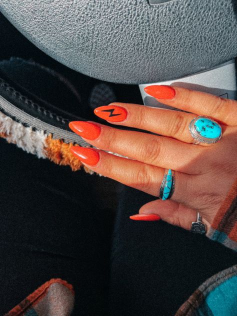 Nail Ideas Punchy, Western Themed Nail Ideas, Western Nail Ideas Almond Shape, Burnt Orange Western Nails, Oval Western Nails, Punchy Western Nails Short, Lightening Bolt Nail Design Western, Western Nails Orange, Red And Black Western Nails