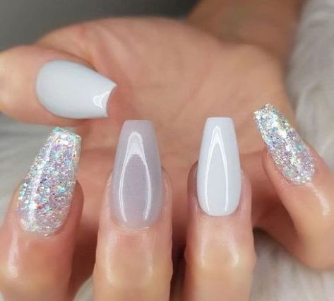 10 Subtle Glitter Nails Perfect For Every Occasion - Society19 UK Shape Nails, Young Nails, Coffin Shape, Gray Nails, Nails Glitter, Super Nails, Ideas Nails, Nail Designs Glitter, Elegant Nails