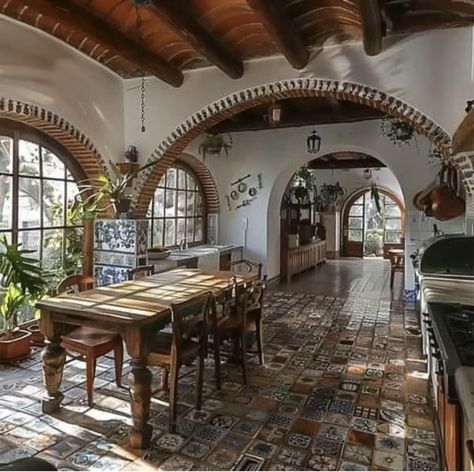 Mexican Hacienda Kitchen, Design Open Kitchen, Styling Countertops, Spanish Inspired Kitchen, Modern Kitchen Black, Hacienda Style Homes Mexican, Modern Spanish Kitchen, Spanish Mediterranean Kitchen, Hacienda Interior Design