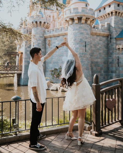 in honor of their save the dates being sent out today… 🏰🐭🎆🎠💍 we had a BLAST running around Disneyland for their engagement shoot! started at Tom Sawyers Island, then headed to the Mark Twain, and made our way to Main St! I def need to do more Disney shoots 😍 #orangecountyphotographer #orangecountyengagementphotographer #orangecountyweddingphotographer #disneylandphotographer #disneylandphotoshoot #californiaengagementphotographer #socalphotographer #disneylandcalifornia #disneyphotos Disney World Engagement Pictures, Disney Engagement Photos, Disneyland Engagement Pictures, Anniversary Photoshoot Ideas, Disney Engagement Pictures, Disneyland Engagement, Dream Proposal, Disney Polynesian, Disney Engagement