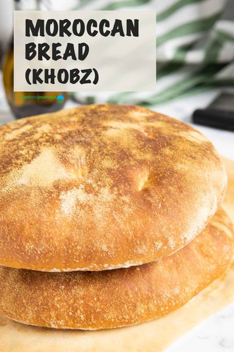 Moroccan Bread Recipe, Khorasan Bread, Berber Pizza, Kahn Defender, Moroccan Bread, Bread Pull Apart Recipes, Moroccan Cooking, Moroccan Dishes, Arabian Food