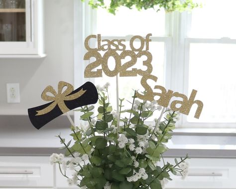 Graduation Party Flower Centerpieces, Graduation Decorations Centerpieces, Centerpiece Graduation, Graduation Table Centerpieces, Graduation Table Decorations, Graduation Party Table, Graduation Centerpiece, Graduation Flowers, Graduation Tables