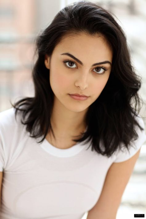 Camila Mendes Poses Headshot, Camila Mendes Veronica Lodge, The Veronicas, Riverdale Veronica, Model Headshots, Camilla Mendes, Cami Mendes, Headshot Poses, Headshots Women