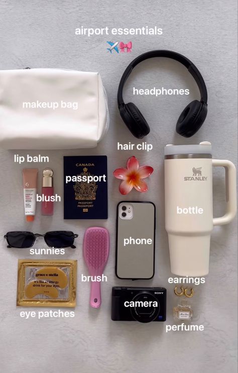 What Is In My Travel Bag, Packing For A Month Trip Summer, Travel Aesthetic Essentials, Holiday Bags Summer, Plane Essentials Long Flights, Trip Bag Packing Lists, Aesthetic Travel Packing, What To Pack For A Flight, Whats In My Bag Travel Edition