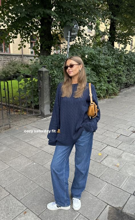 Casual Dinner Outfits, Chica Chola, Knit Sweater Outfit, Latina Outfits, Look Legging, Skandinavian Fashion, Uni Outfits, Looks Party, Stockholm Fashion