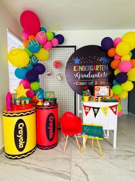 Graduation For Kindergarten Ideas, Crayola Graduation Theme, Graduation Kindergarten Decoration, Kindergarten Graduation Decoration Ideas, Kindergarten Graduation Decor, Preschool Graduation Ideas Decorations, Preschool Graduation Party Ideas, Preschool Graduation Ideas, Kindergarten Graduation Themes