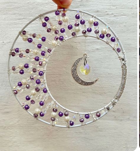 Spiral Suncatchers Diy, Beaded Suncatcher Diy, Purple Suncatcher, Handmade Trinkets, Wire Suncatcher, Bead Suncatcher, Crystal Suncatchers Diy, Glassware Garden Art, Copper Wire Crafts