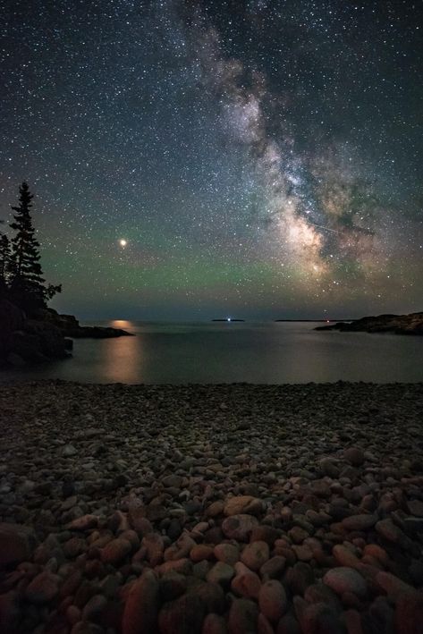 Stargazing in Acadia National Park: Complete Guide for Beginners - Amateur Adventure Journal Acadia National Park Aesthetic, Acadia Aesthetic, Acadia Photography, Fall Bucket List For Couples, Acadia National Park Fall, Fall Bucket List For Kids, Maine Roadtrip, Fall Season Pictures, Maine Camping