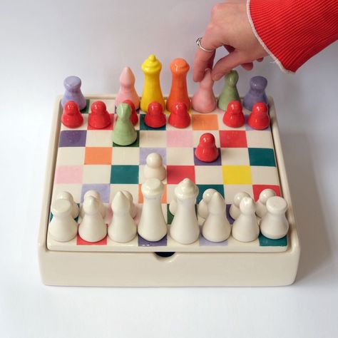 Ceramic Chess Set, Clay Diy Projects, Keramik Design, Pottery Crafts, Diy Pottery, Ceramics Pottery Art, Ceramic Gifts, Ceramics Projects, Clay Art Projects