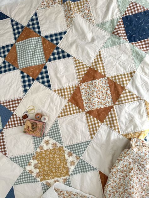 What is Joz making- November — Joz Makes Quilts Sawtooth Star Quilt Pattern, Sawtooth Quilt Pattern, Gingham Quilts, Blue And Green Quilt, Sawtooth Star Quilt, Antique Quilts Patterns, Blue Quilt Patterns, Quilt Stars, Quilt Collection