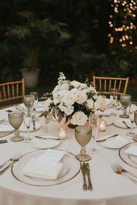 Romantic Wedding at Villa Woodbine in Miami, Florida | briandbryce.com Villa Woodbine Wedding, Villa Woodbine, Romantic Florals, Florida Destinations, Destin Florida Wedding, Dream Destination Wedding, Wedding Dress Boutiques, Luxury Wedding Venues, Wedding Tablescapes