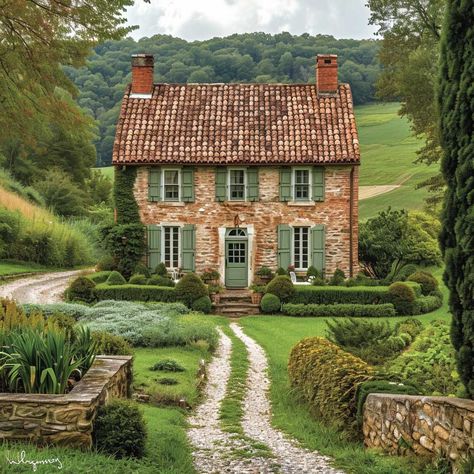 Red Brick Country House, Red Brick English Cottage, Cottagecore Brick House, Cottage House Inspiration, Sage Home Exterior, Scottish Home Exterior, Brick Cottage House Plans, Pretty Country Houses, Green House Red Trim