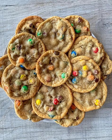 Stuffed Cookie Recipes, Homemade Cookie Recipe, Subway Cookies, Gourmet Cookie, Rainbow Cookie, Homemade Cookie, Oreo Fudge, M M Cookies, Homemade Dessert